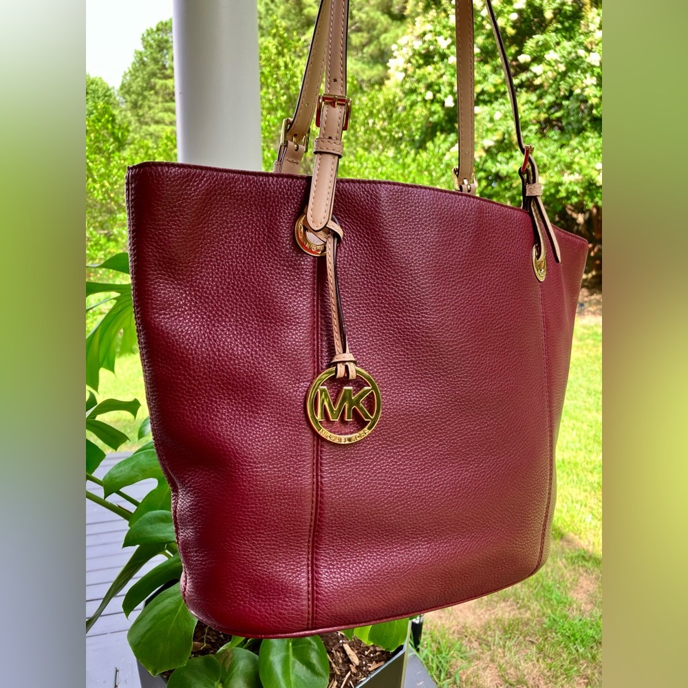 MICHAEL KORS Burgundy Jet Set Tote *Like New*